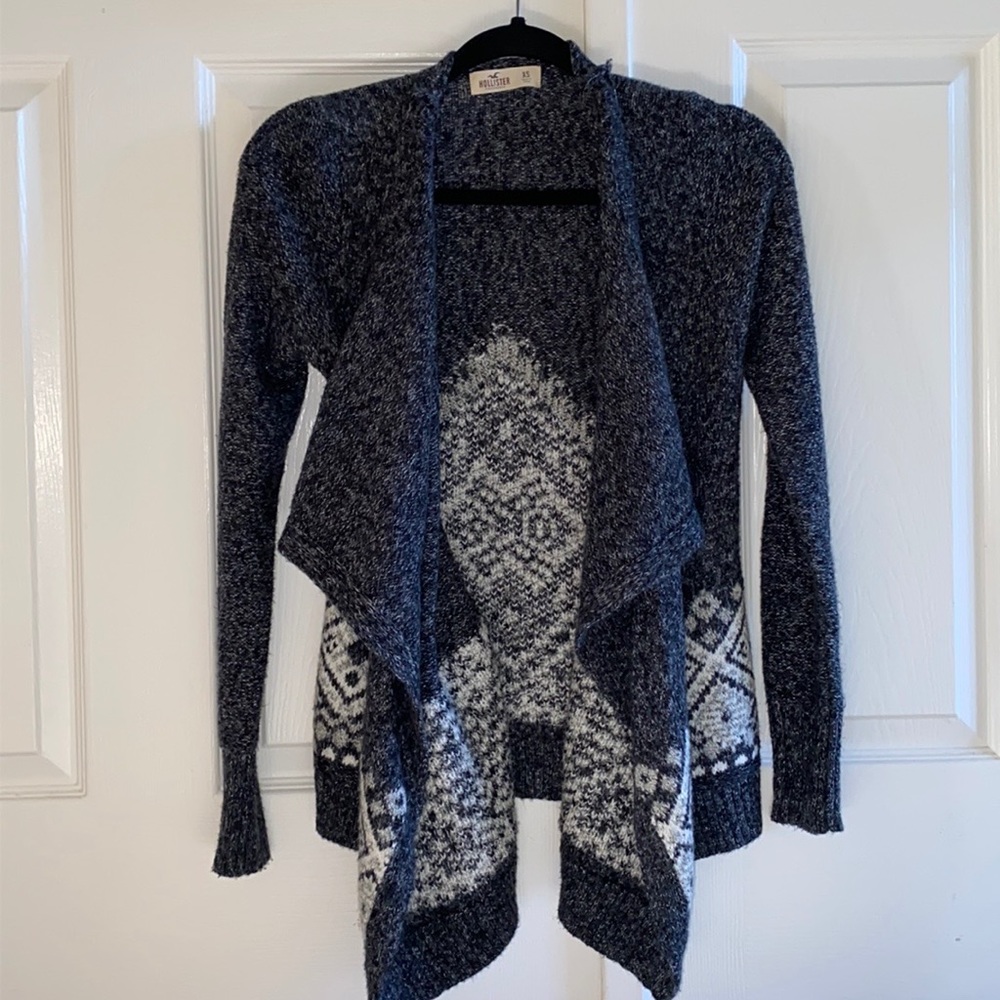NWOT Hollister Heather Grey Vintage Patterned Cardigan